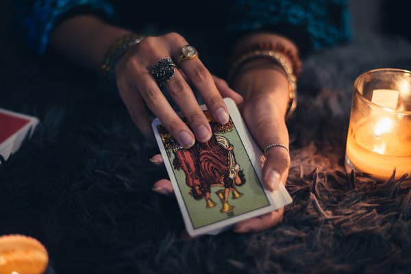 Cartas y tarot